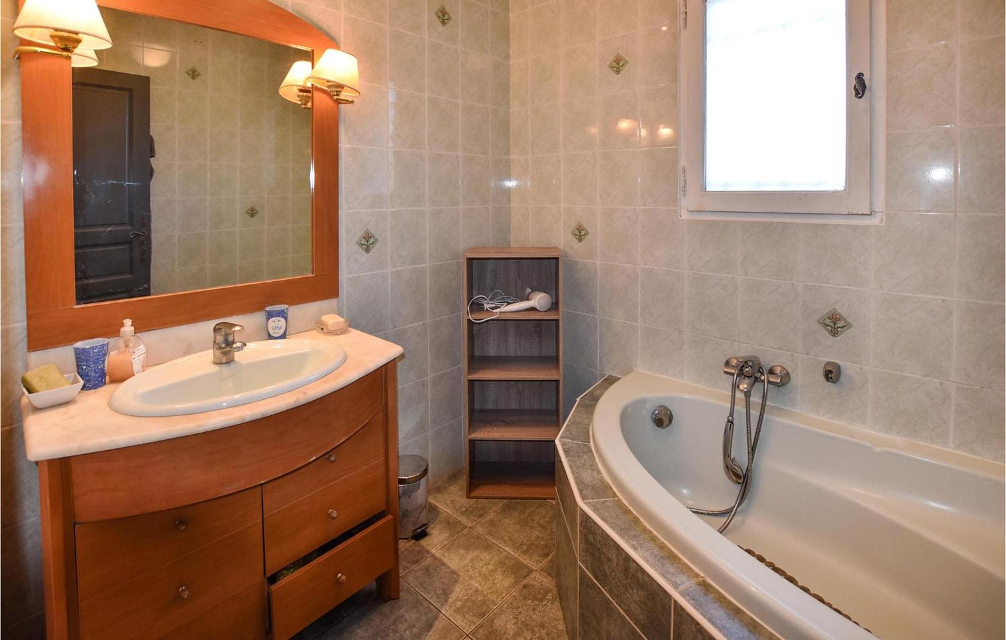 Stunning Home In Avignon With Wifi 外观 照片
